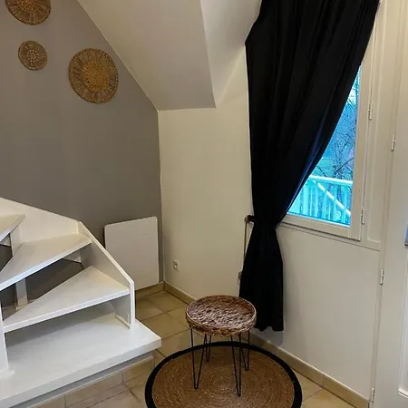 11 Les Pins Penches Apartment *